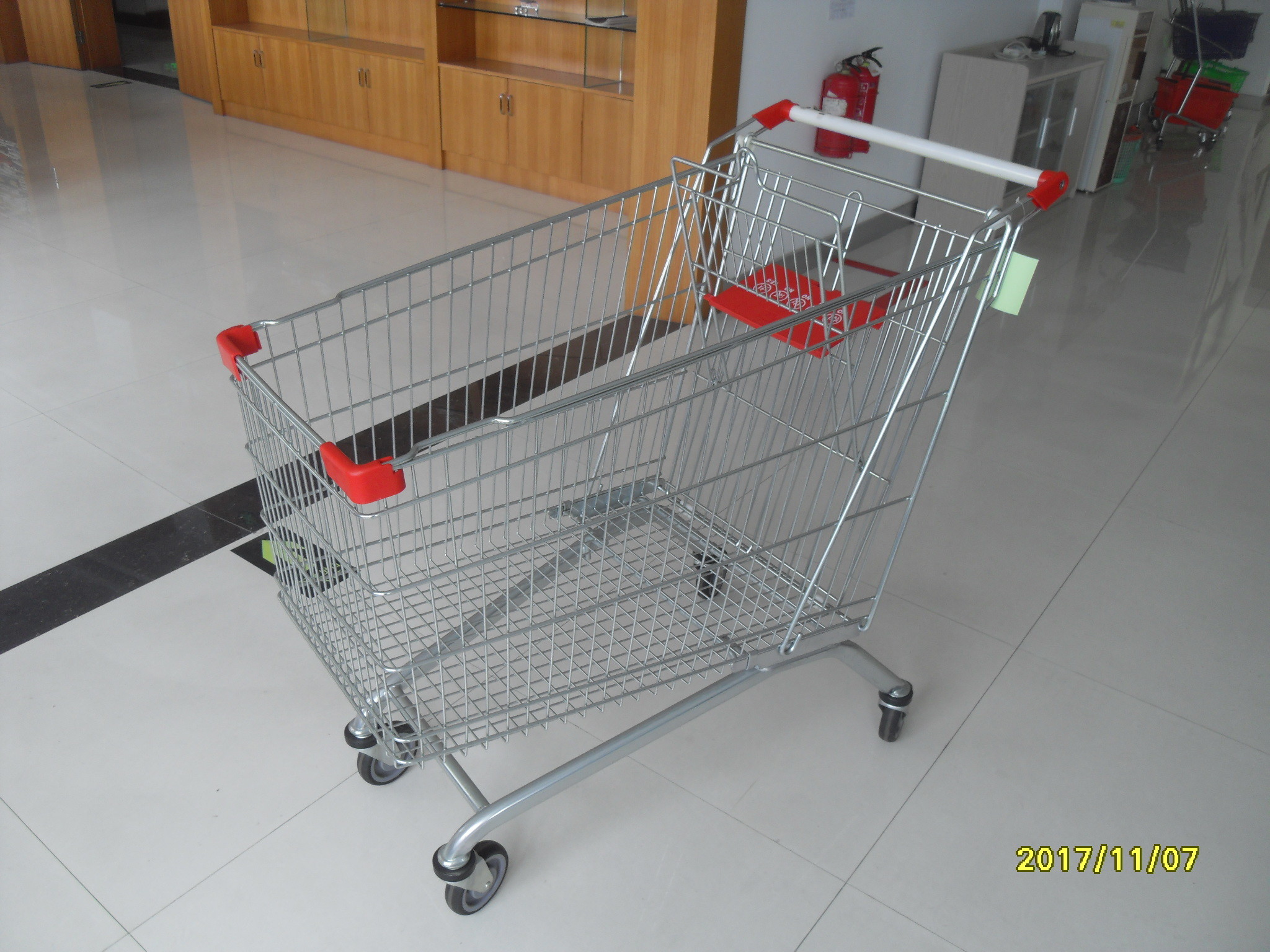 240L Colorful Coating Supermarket Shopping Carts Anti Theft Structure